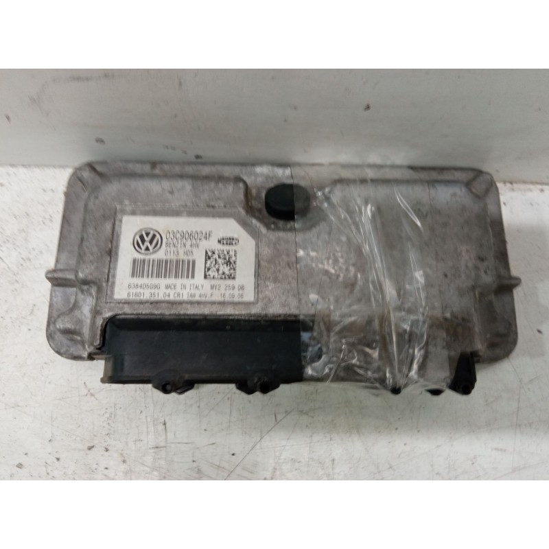 Recambio de centralita motor uce para volkswagen polo iv (9n_, 9a_) 1.4 16v referencia OEM IAM 03C906024F  IAW4HVF