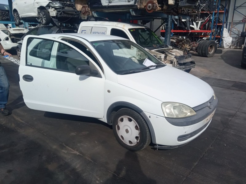 opel corsa c (x01) del año 2002