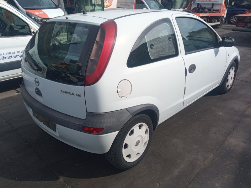 opel corsa c (x01) del año 2002