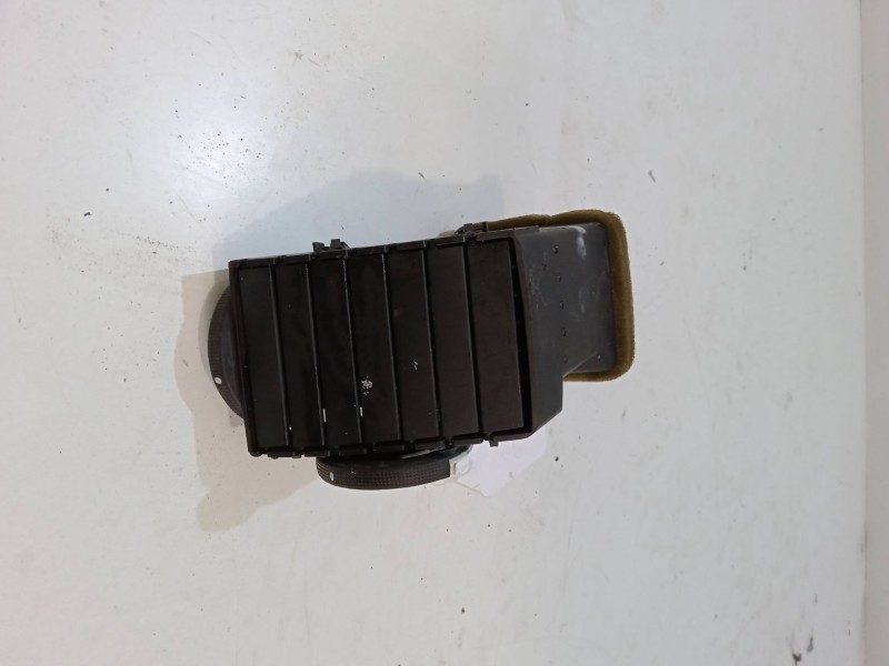 Recambio de aireador central izquierdo para cadillac bls wagon 1.9 d referencia OEM IAM   