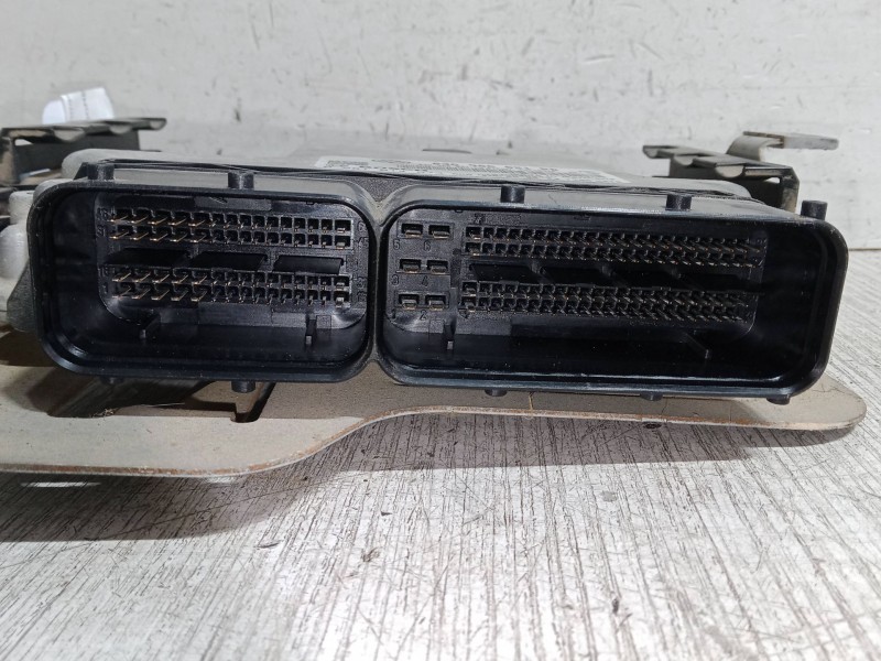 Recambio de centralita motor uce para volkswagen caddy iii furgoneta/monovolumen (2ka, 2kh, 2ca, 2ch) 1.9 tdi 4motion referencia