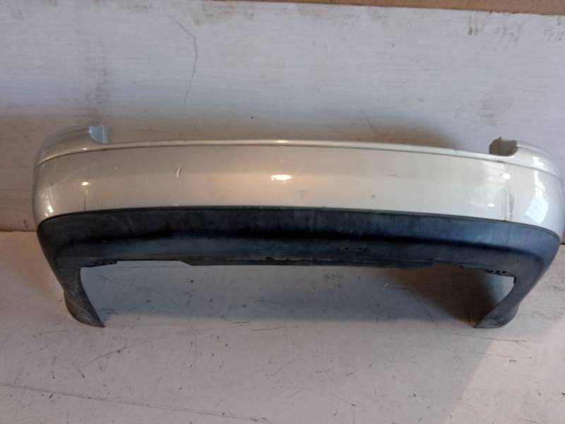 PARAGOLPES TRASERO 
