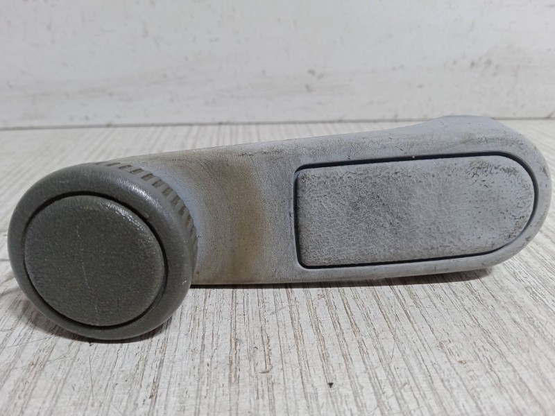 Recambio de maneta elevalunas puerta trasera derecha para peugeot 309 i (10c, 10a) 1.6 referencia OEM IAM   