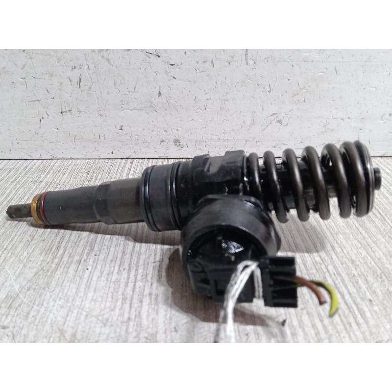 Recambio de inyector para volkswagen caddy iii furgoneta/monovolumen (2ka, 2kh, 2ca, 2ch) 1.9 tdi 4motion referencia OEM IAM   