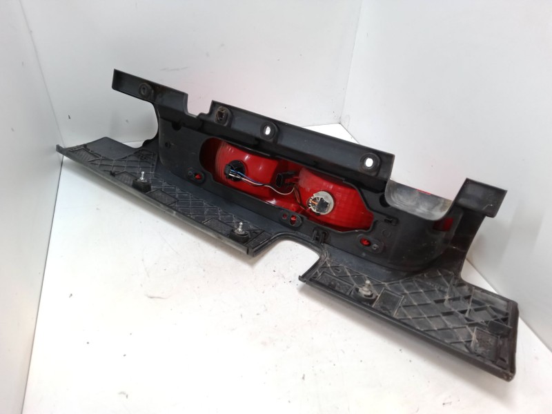 Recambio de piloto trasero derecho para renault trafic ii furgoneta (fl) 2.0 dci 115 (fl01, fl0u) referencia OEM IAM 265A601118R