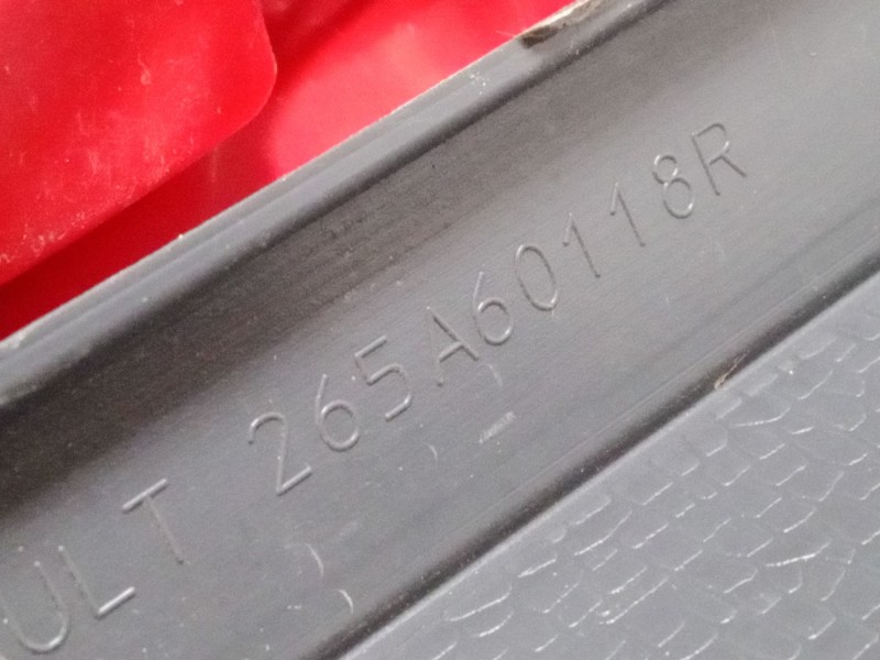 Recambio de piloto trasero derecho para renault trafic ii furgoneta (fl) 2.0 dci 115 (fl01, fl0u) referencia OEM IAM 265A601118R