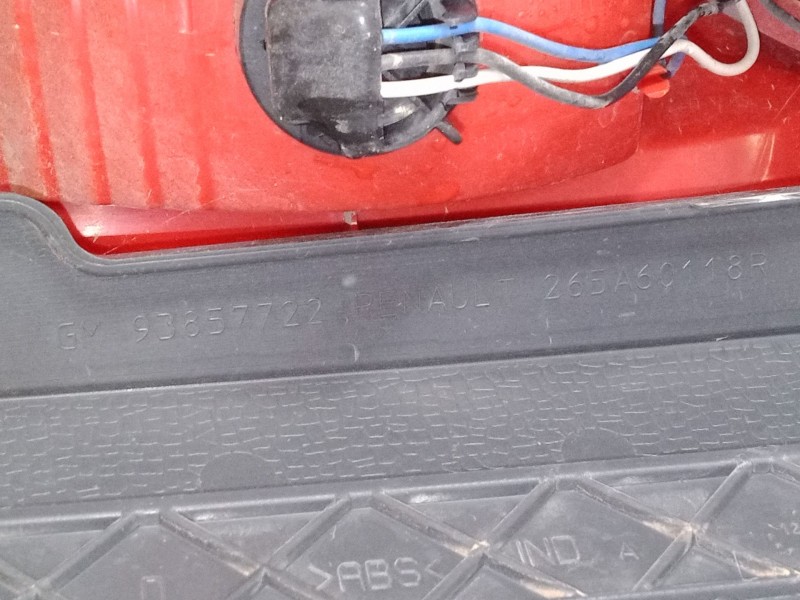 Recambio de piloto trasero derecho para renault trafic ii furgoneta (fl) 2.0 dci 115 (fl01, fl0u) referencia OEM IAM 265A601118R