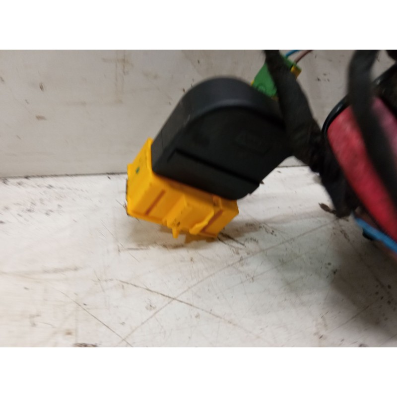 Recambio de anclaje cinturon delantero derecho para renault grand scénic iii (jz0/1_) 1.4 16v (jz0f) referencia OEM IAM   