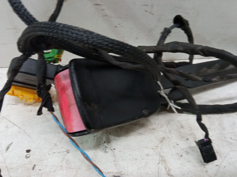 Recambio de anclaje cinturon delantero derecho para renault grand scénic iii (jz0/1_) 1.4 16v (jz0f) referencia OEM IAM   