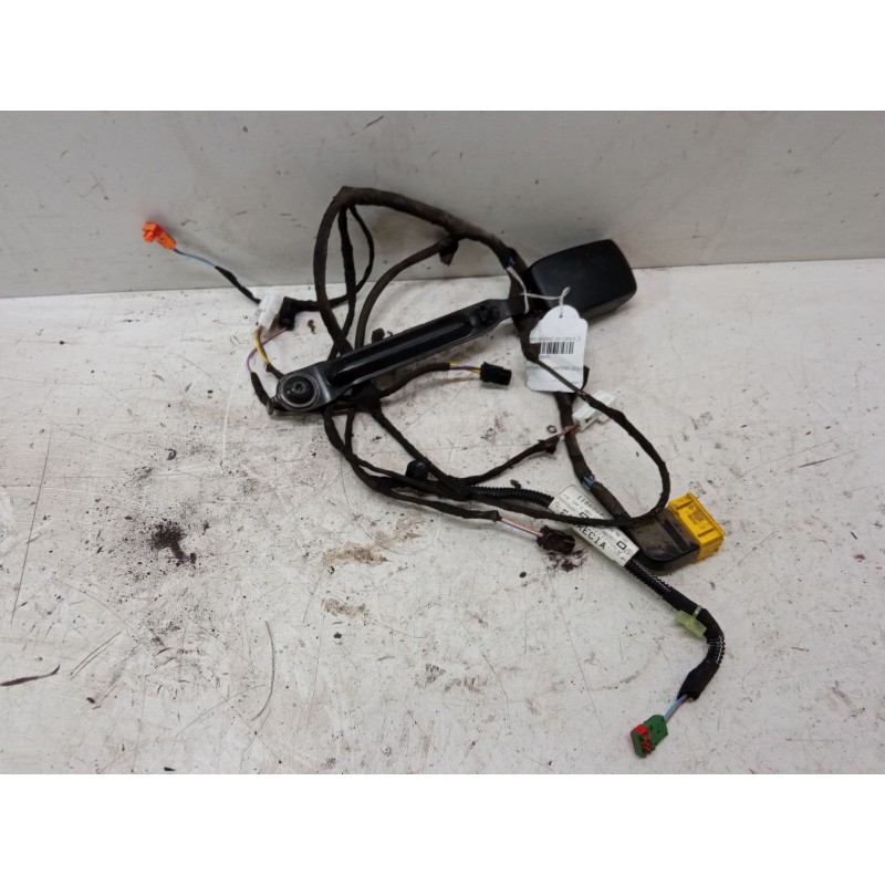 Recambio de anclaje cinturon delantero izquierdo para renault grand scénic iii (jz0/1_) 1.4 16v (jz0f) referencia OEM IAM   
