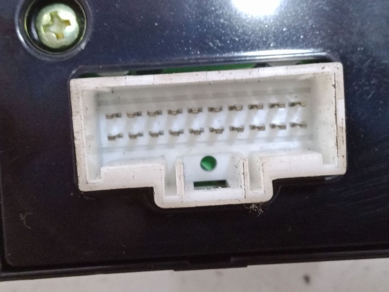 Recambio de mando elevalunas delantero izquierdo para hyundai i30 station wagon (fd) 1.6 crdi referencia OEM IAM   