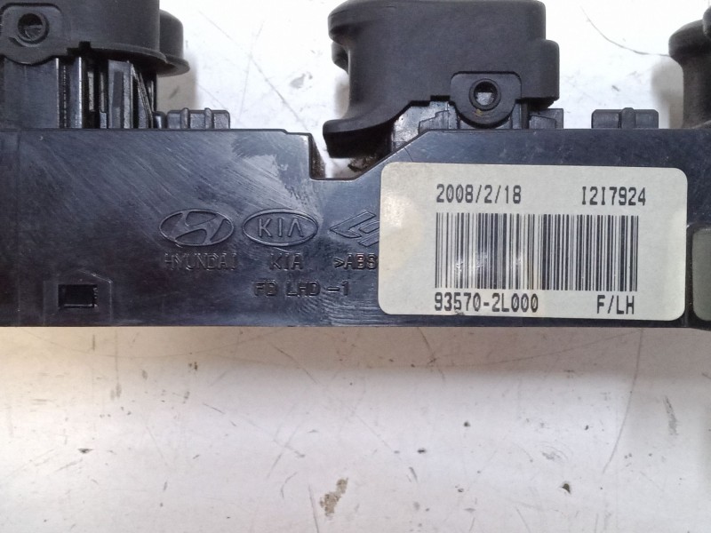 Recambio de mando elevalunas delantero izquierdo para hyundai i30 station wagon (fd) 1.6 crdi referencia OEM IAM   