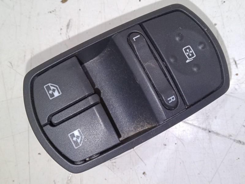 Recambio de mando elevalunas delantero izquierdo para opel corsa d (s07) 1.2 (l08, l68) referencia OEM IAM    Recambio de mando elevalunas delantero izquierdo para opel corsa d (s07) 1.2 (l08, l68) referencia OEM IAM