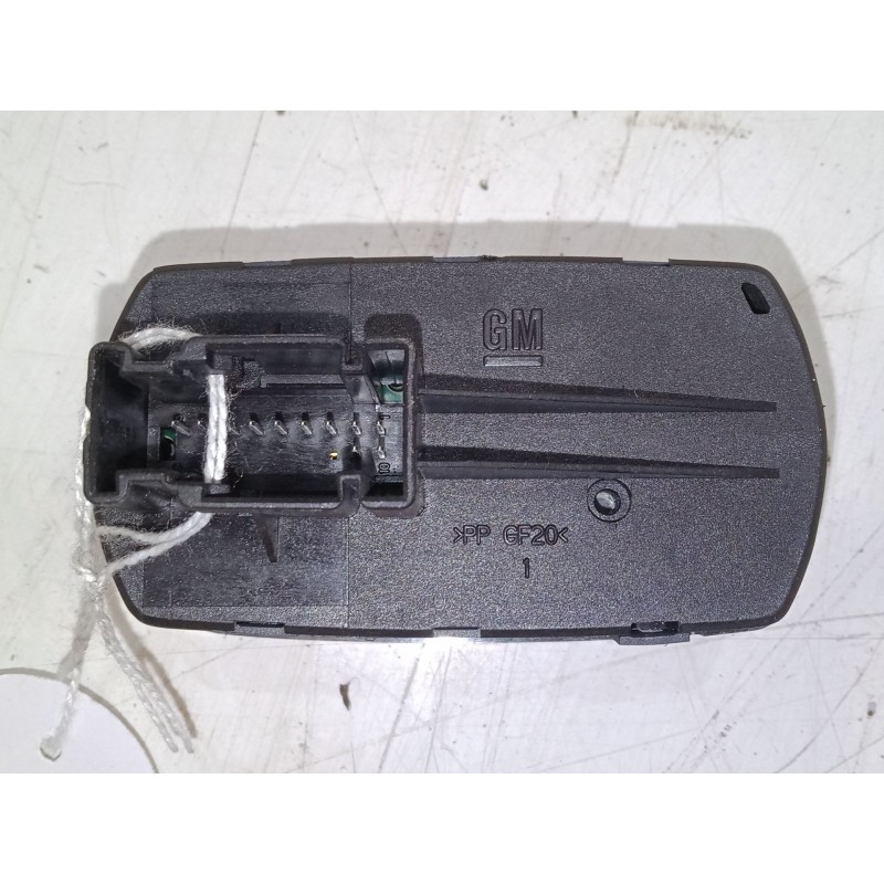 Recambio de mando elevalunas delantero izquierdo para opel corsa d (s07) 1.2 (l08, l68) referencia OEM IAM    Recambio de mando elevalunas delantero izquierdo para opel corsa d (s07) 1.2 (l08, l68) referencia OEM IAM