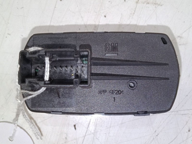 Recambio de mando elevalunas delantero izquierdo para opel corsa d (s07) 1.2 (l08, l68) referencia OEM IAM    Recambio de mando elevalunas delantero izquierdo para opel corsa d (s07) 1.2 (l08, l68) referencia OEM IAM