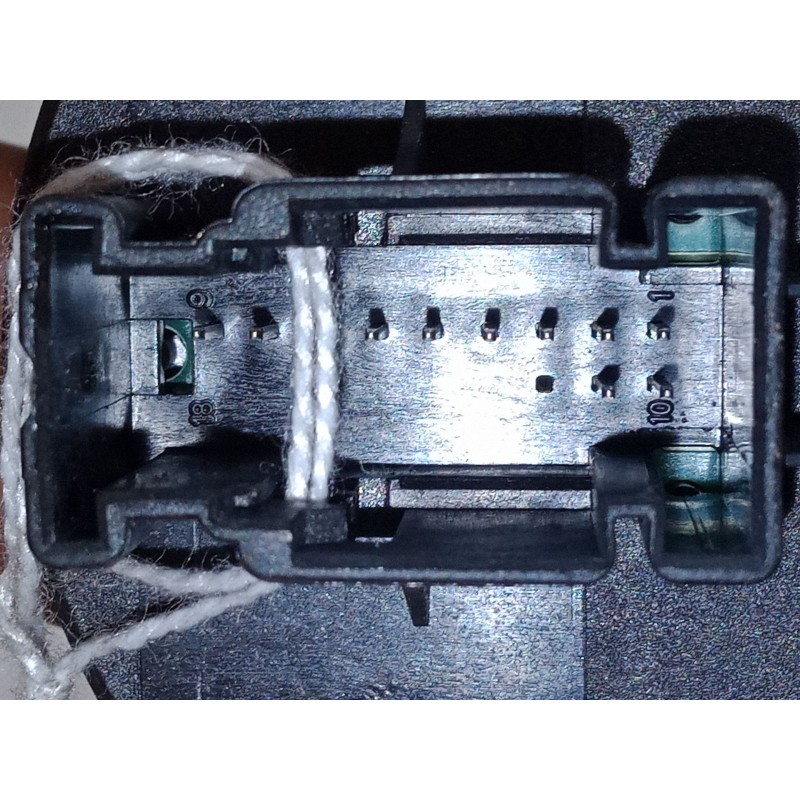 Recambio de mando elevalunas delantero izquierdo para opel corsa d (s07) 1.2 (l08, l68) referencia OEM IAM    Recambio de mando elevalunas delantero izquierdo para opel corsa d (s07) 1.2 (l08, l68) referencia OEM IAM