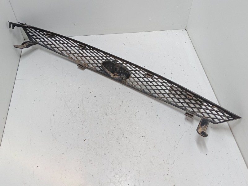 Recambio de rejillas capo para ford focus i (daw, dbw) 1.6 16v referencia OEM IAM    Recambio de rejillas capo para ford focus i (daw, dbw) 1.6 16v referencia OEM IAM