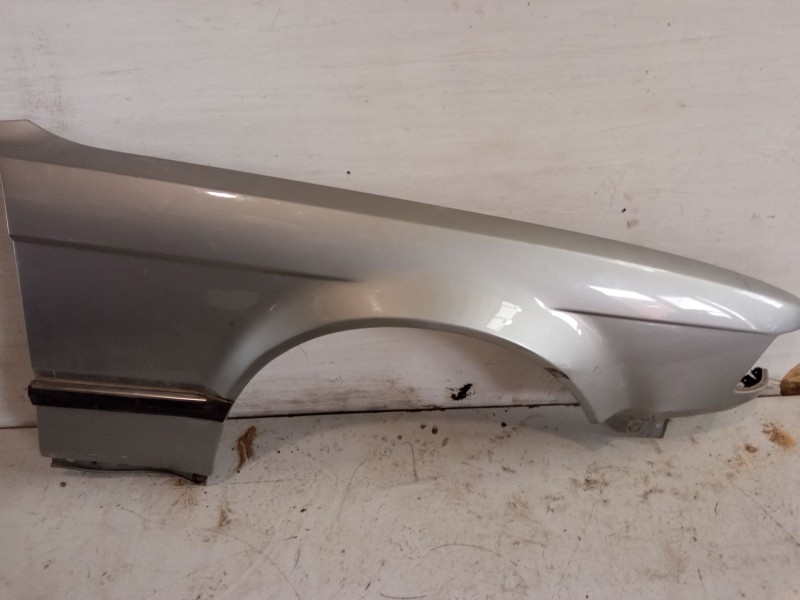 Recambio de aleta delantera derecha para bmw 730 i referencia OEM IAM   