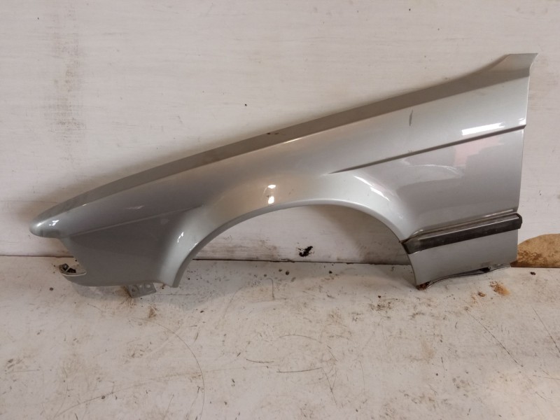Recambio de aleta delantera izquierda para bmw 730 i referencia OEM IAM   