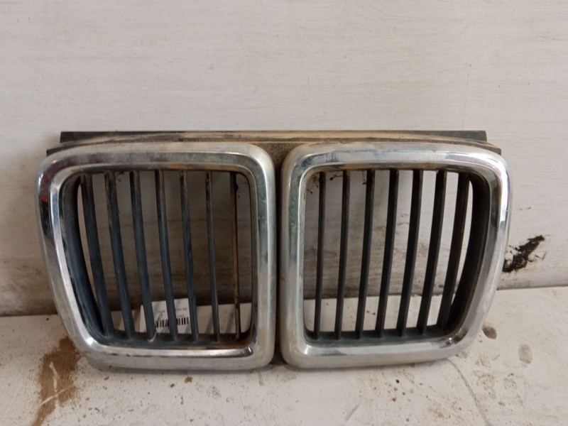 Recambio de rejillas capo para bmw 730 i referencia OEM IAM   