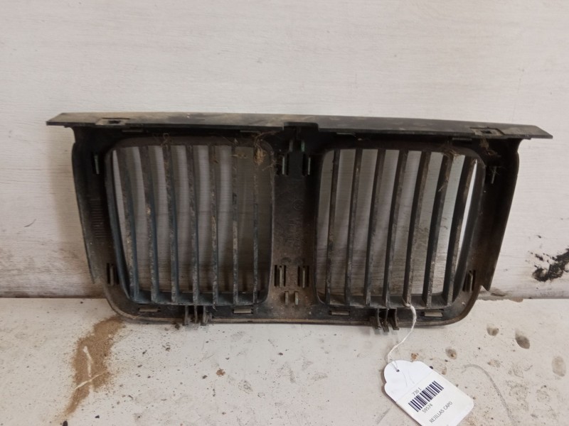 Recambio de rejillas capo para bmw 730 i referencia OEM IAM   