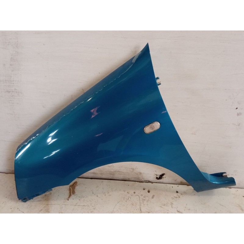 Recambio de aleta delantera izquierda para renault clio ii (bb_, cb_) 1.2 (bb0a, bb0f, bb10, bb1k, bb28, bb2d, bb2h, cb0a,... re