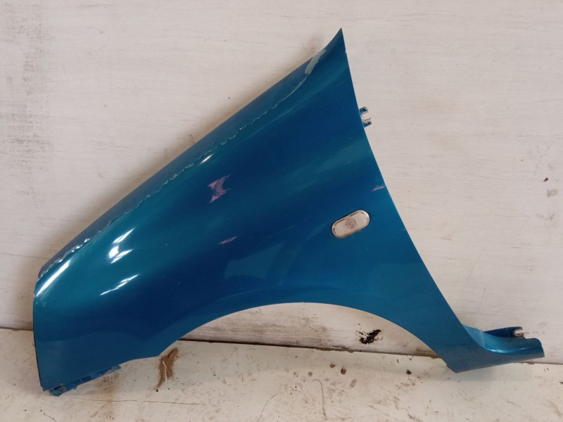 Recambio de aleta delantera izquierda para renault clio ii (bb_, cb_) 1.2 (bb0a, bb0f, bb10, bb1k, bb28, bb2d, bb2h, cb0a,... re