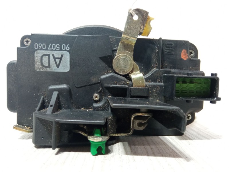 Recambio de cerradura puerta delantera derecha para opel vectra b (j96) 1.8 i 16v (f19) referencia OEM IAM 90507060  