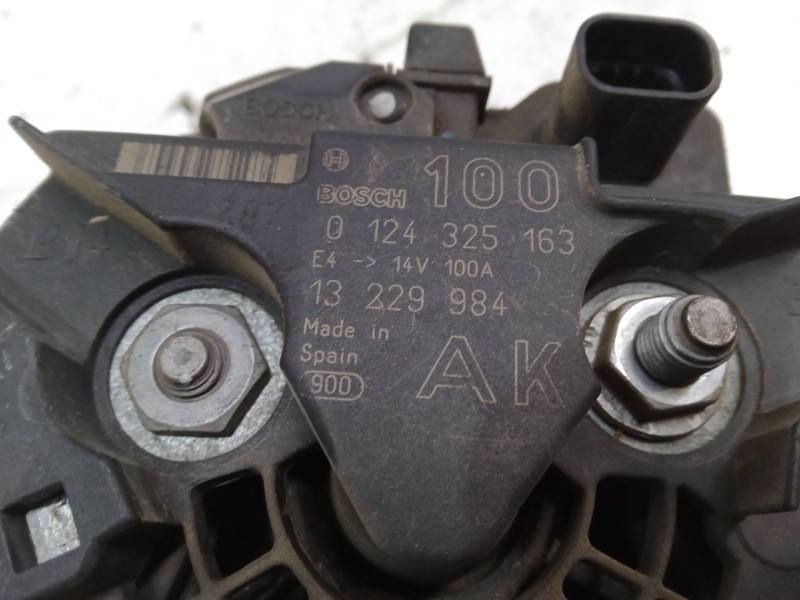 Recambio de alternador para opel astra h (a04) 1.6 (l48) referencia OEM IAM 13229984  0124325163