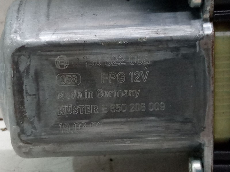 Recambio de motor elevaluna delantero izquierdo para seat ibiza v (kj1, kjg) 1.0 tsi referencia OEM IAM 0130822065  