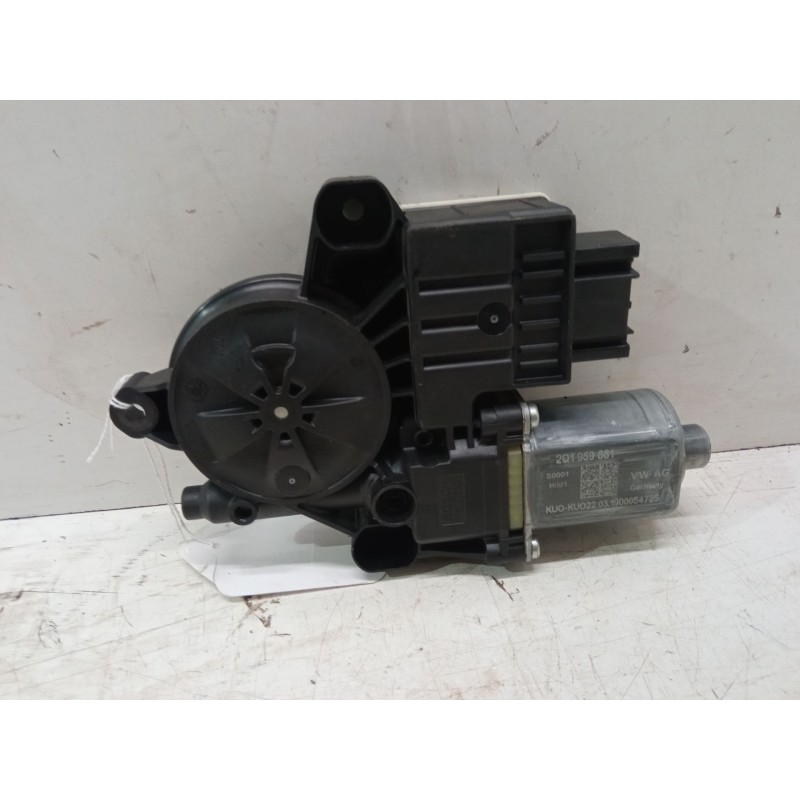 Recambio de motor elevaluna delantero izquierdo para seat ibiza v (kj1, kjg) 1.0 tsi referencia OEM IAM 0130822065  