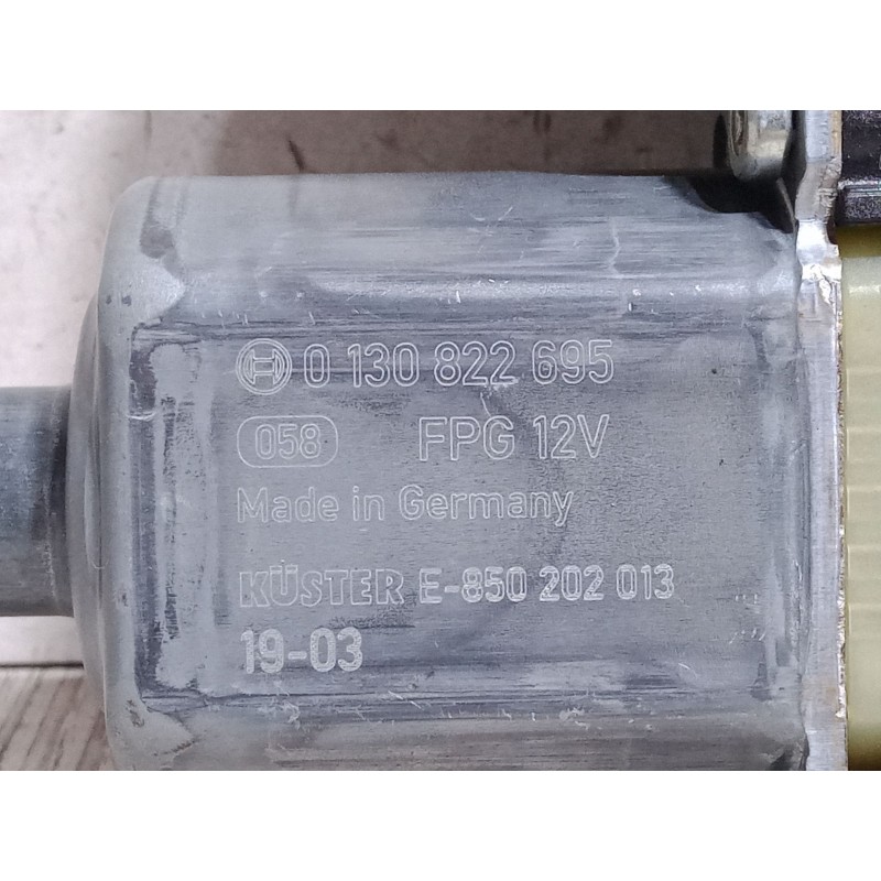 Recambio de motor elevaluna trasero izquierdo para seat ibiza v (kj1, kjg) 1.0 tsi referencia OEM IAM 0130822695  