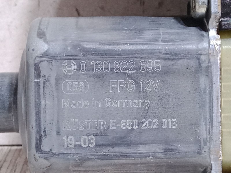Recambio de motor elevaluna trasero izquierdo para seat ibiza v (kj1, kjg) 1.0 tsi referencia OEM IAM 0130822695  