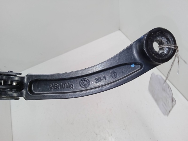 Recambio de brazo limpia delantero derecho para renault captur i (j5_, h5_) 1.2 tce 120 referencia OEM IAM   