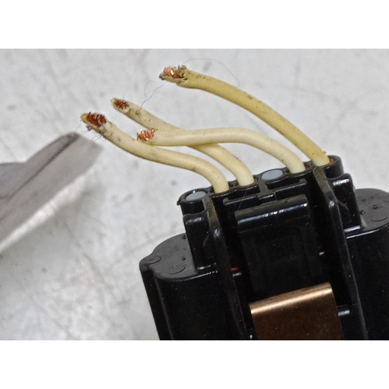 Recambio de cerradura puerta delantera derecha para renault captur i (j5_, h5_) 1.2 tce 120 referencia OEM IAM   