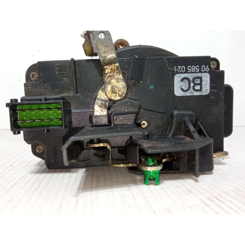 Recambio de cerradura puerta delantera izquierda para opel vectra b (j96) 1.8 i 16v (f19) referencia OEM IAM 90585021  