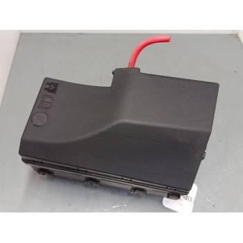 CAJA RELES / FUSIBLES 