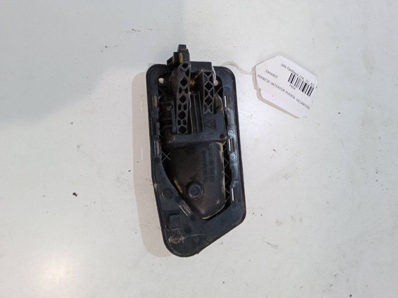 Recambio de maneta interior puerta delantera derecha para peugeot 306 hatchback (7a, 7c, n3, n5) 1.6 referencia OEM IAM 54505010 Recambio de maneta interior puerta delantera derecha para peugeot 306 hatchback (7a, 7c, n3, n5) 1.6 referencia OEM IAM 54505010