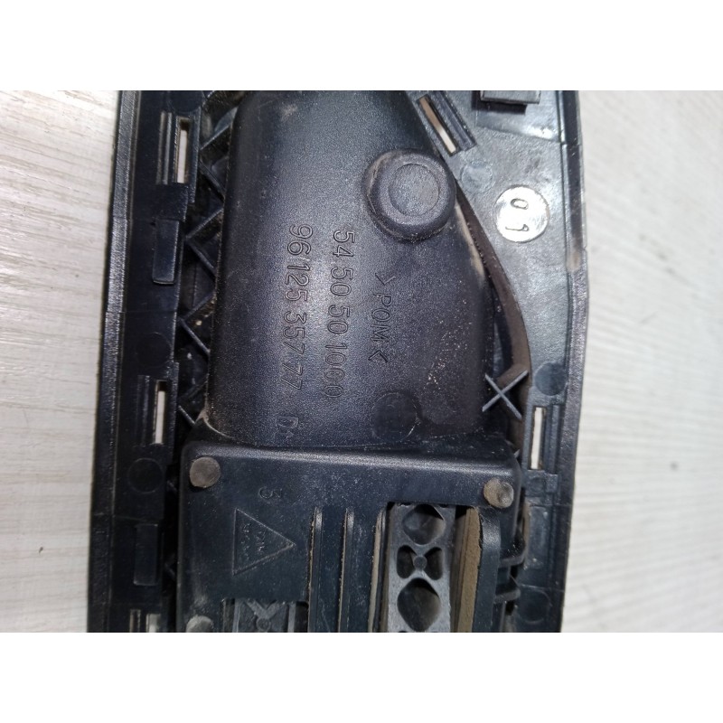 Recambio de maneta interior puerta delantera derecha para peugeot 306 hatchback (7a, 7c, n3, n5) 1.6 referencia OEM IAM 54505010 Recambio de maneta interior puerta delantera derecha para peugeot 306 hatchback (7a, 7c, n3, n5) 1.6 referencia OEM IAM 54505010