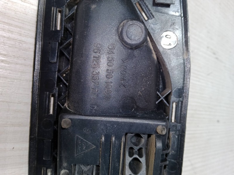 Recambio de maneta interior puerta delantera derecha para peugeot 306 hatchback (7a, 7c, n3, n5) 1.6 referencia OEM IAM 54505010 Recambio de maneta interior puerta delantera derecha para peugeot 306 hatchback (7a, 7c, n3, n5) 1.6 referencia OEM IAM 54505010