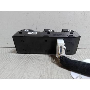 MANDO ELEVALUNAS DELANTERO IZQUIERDO 9357006020 