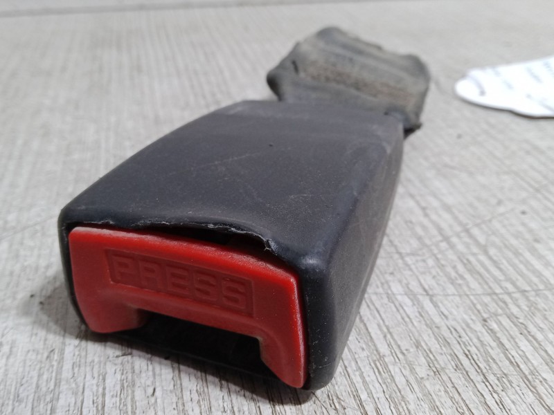 Recambio de anclaje cinturon trasero izquierdo para citroën berlingo / berlingo first monospace (mf_, gjk_, gfk_) 1.9 d (mfwjz) 