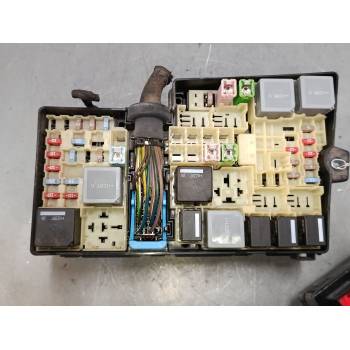 CAJA RELES / FUSIBLES 