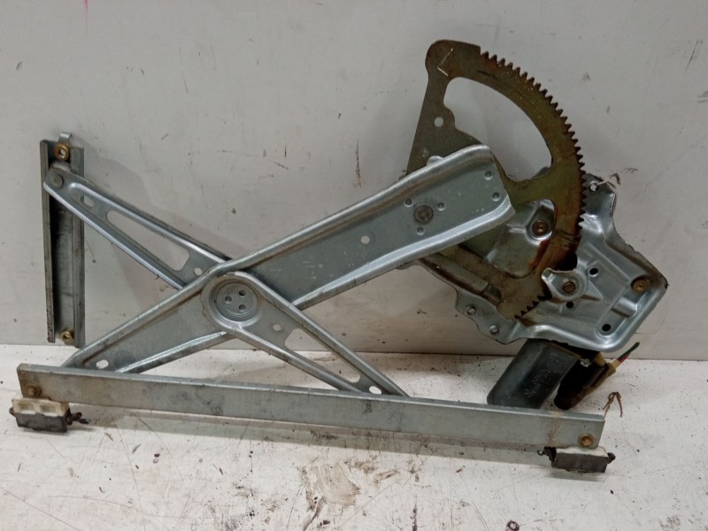 Recambio de elevalunas electrico delantero izquierdo para toyota yaris (_p1_) 1.3 (scp12_, scp13_) referencia OEM IAM   