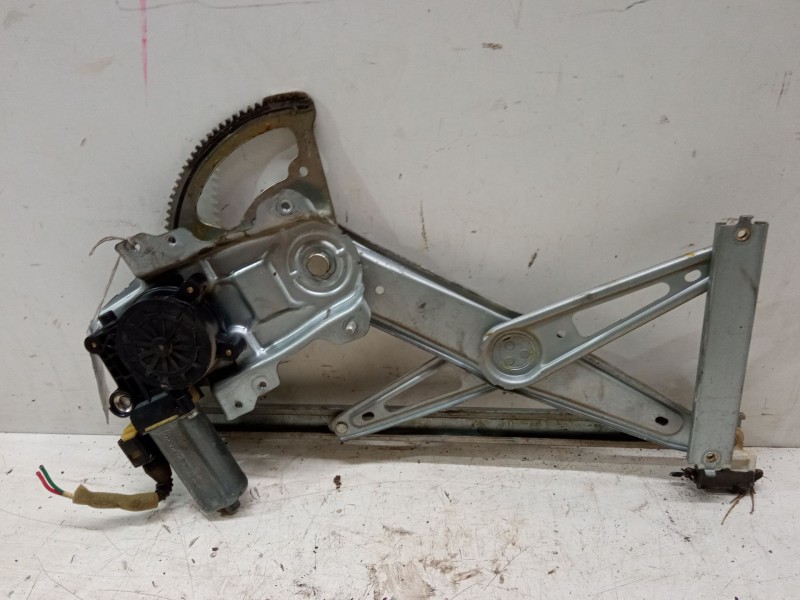 Recambio de elevalunas electrico delantero izquierdo para toyota yaris (_p1_) 1.3 (scp12_, scp13_) referencia OEM IAM   