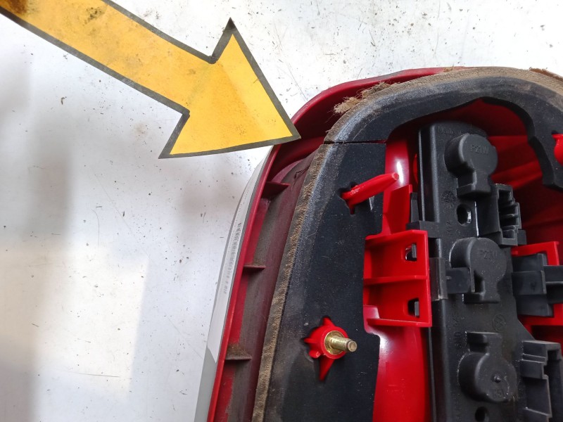 Recambio de piloto trasero izquierdo para volkswagen polo (6n2) 1.4 referencia OEM IAM   