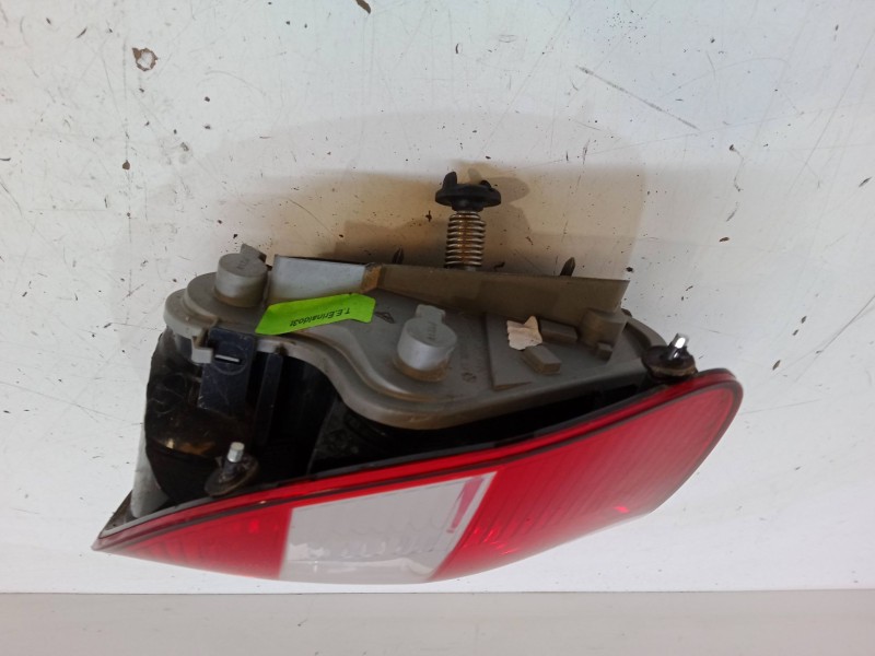 Recambio de piloto trasero izquierdo para volkswagen fox hatchback (5z1, 5z3, 5z4) 1.2 referencia OEM IAM   