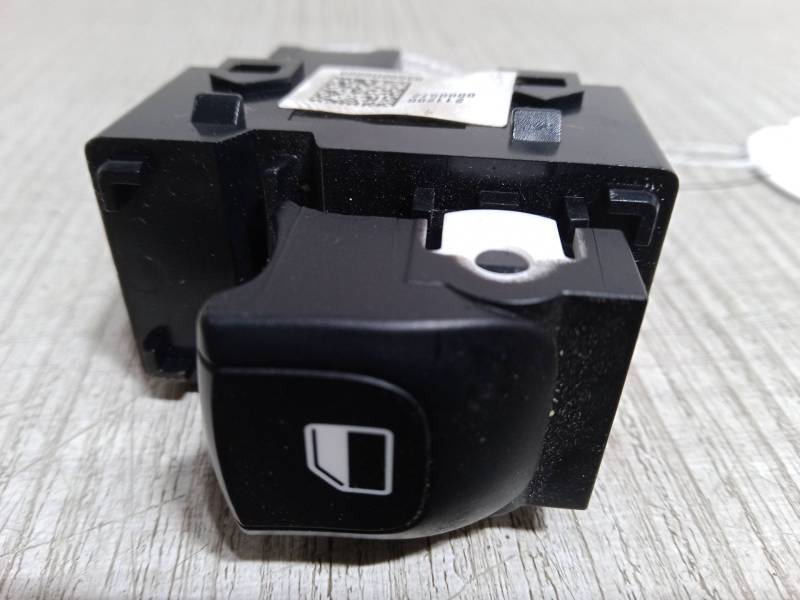 MANDO ELEVALUNAS TRASERO DERECHO 93590G6000 