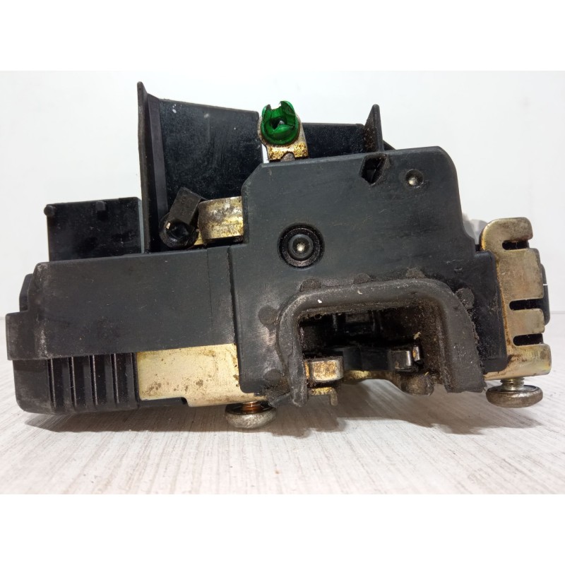 Recambio de cerradura puerta delantera izquierda para opel vectra b (j96) 1.8 i 16v (f19) referencia OEM IAM 90585021  