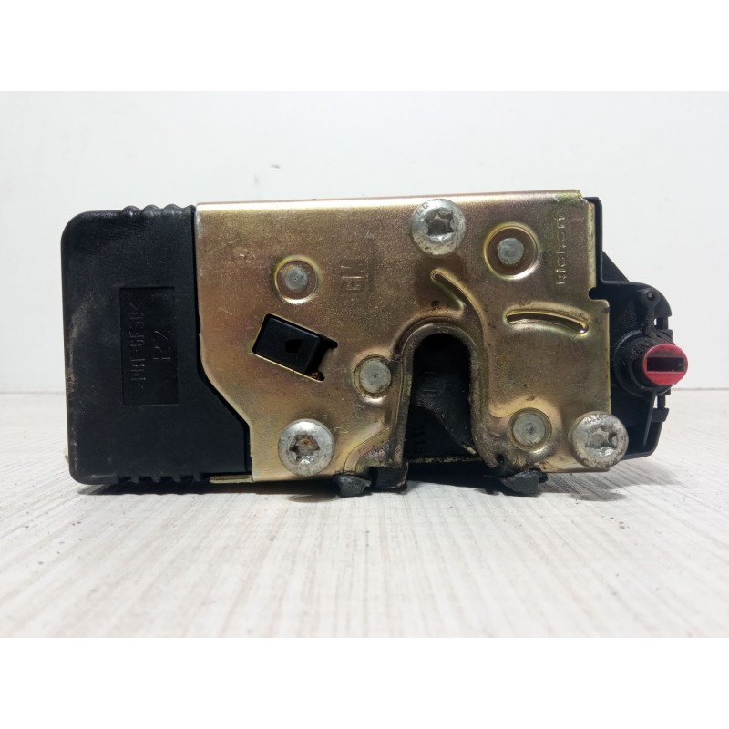 Recambio de cerradura puerta trasera derecha para opel vectra b (j96) 1.8 i 16v (f19) referencia OEM IAM 90503996  